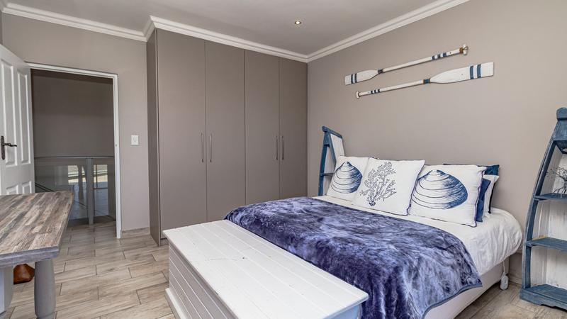 6 Bedroom Property for Sale in Outeniqua Strand Western Cape